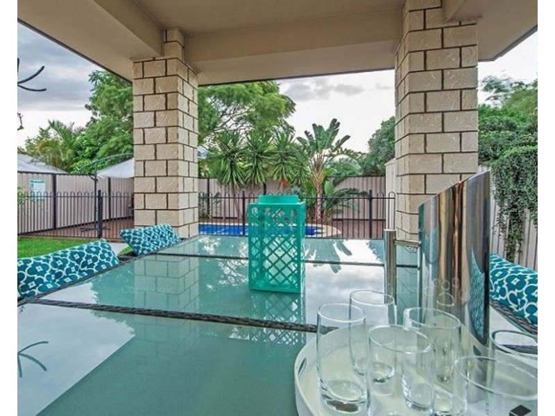 8 Arrol Street, Camp Hill QLD 4152