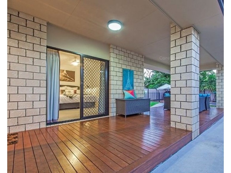 8 Arrol Street, Camp Hill QLD 4152