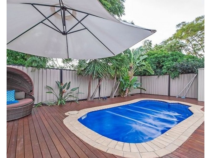 8 Arrol Street, Camp Hill QLD 4152