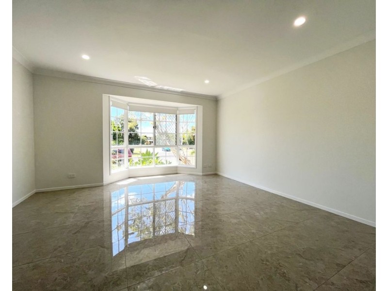 19 Breadsell Street, Carindale QLD 4152