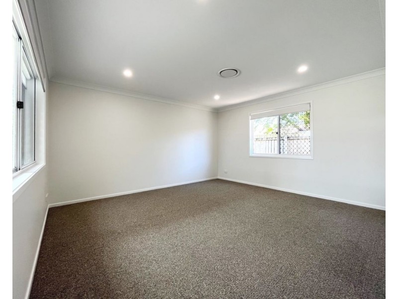 19 Breadsell Street, Carindale QLD 4152