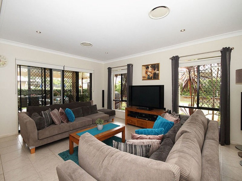 15 Lilyvale Crescent, Ormeau QLD 4208