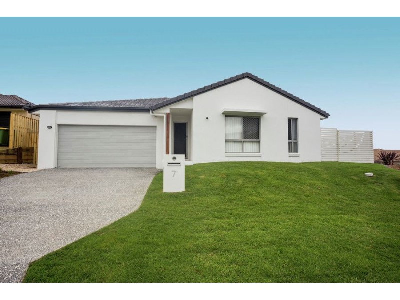 1/7 Elizabeth St, Coomera QLD 4209