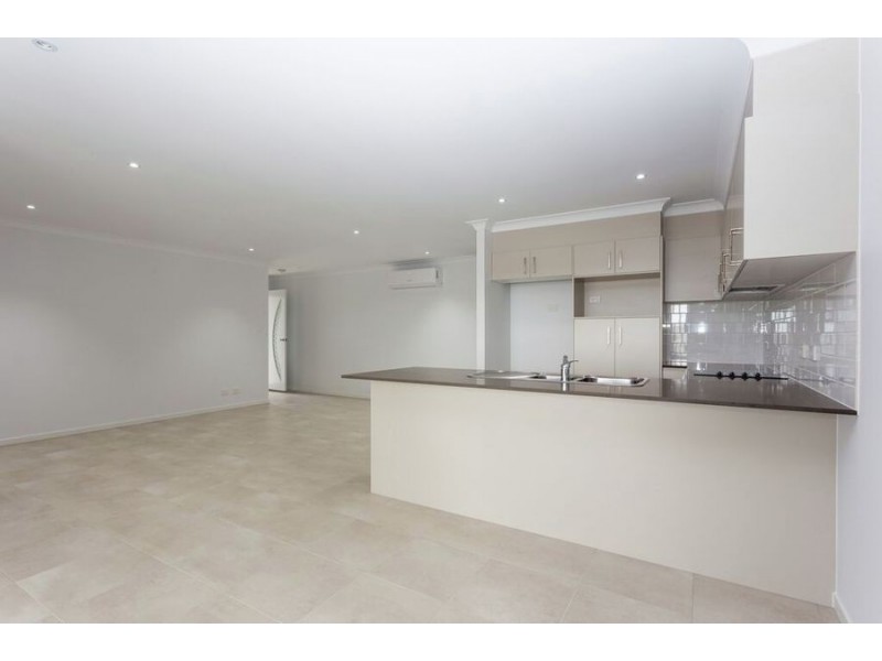 1/7 Elizabeth St, Coomera QLD 4209