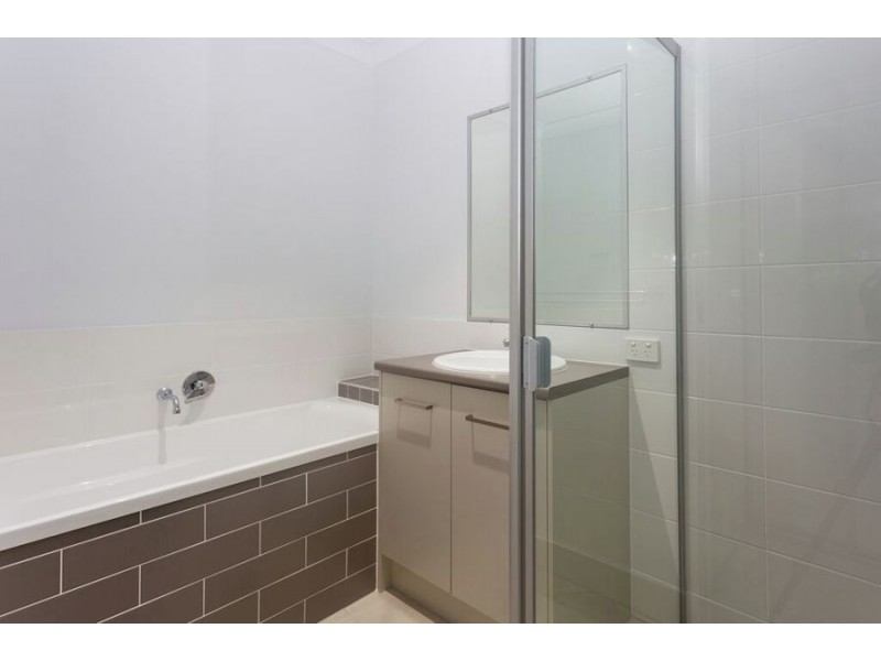 1/7 Elizabeth St, Coomera QLD 4209