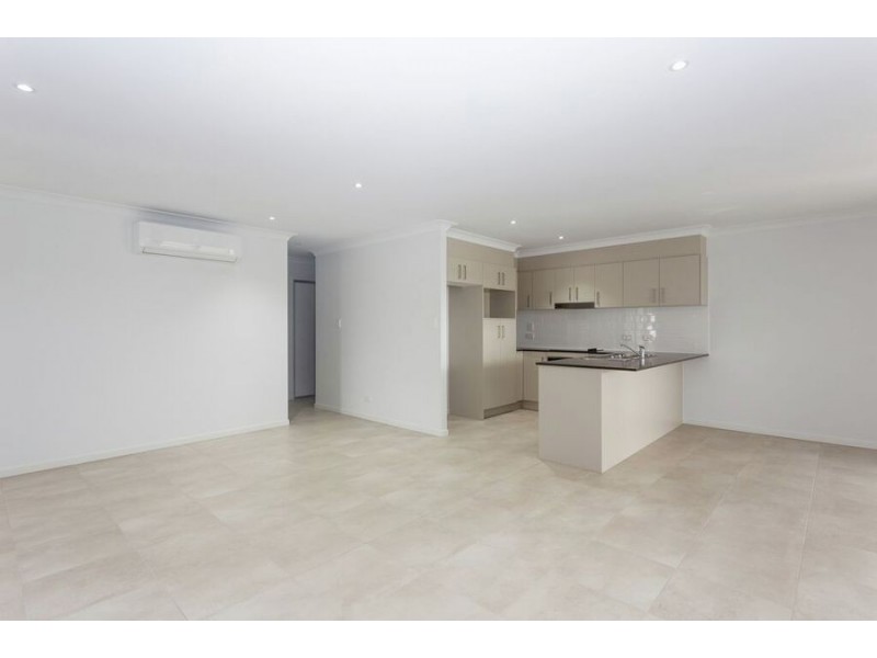 1/7 Elizabeth St, Coomera QLD 4209