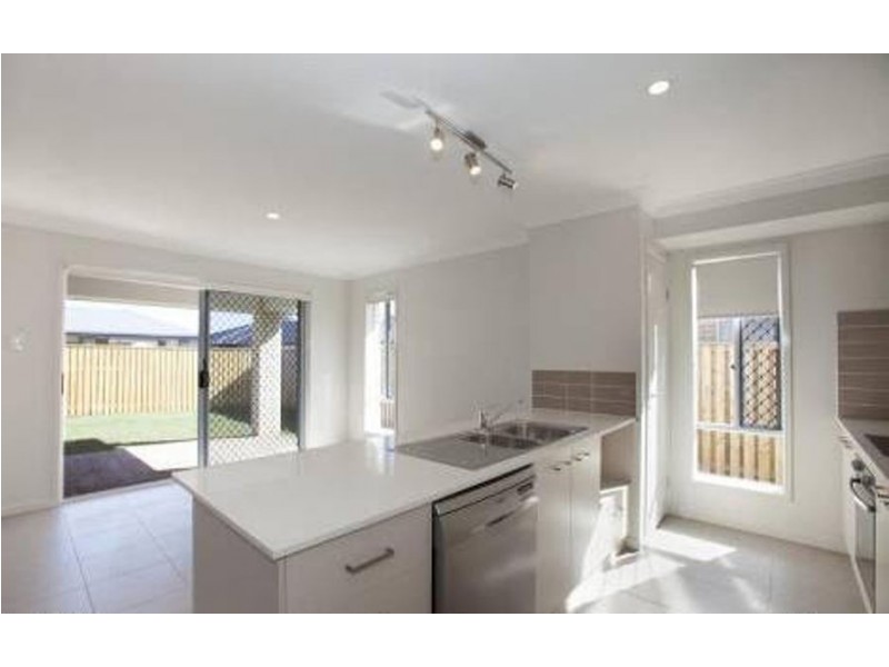 9 Kalgoorlie St, Pimpama QLD 4209