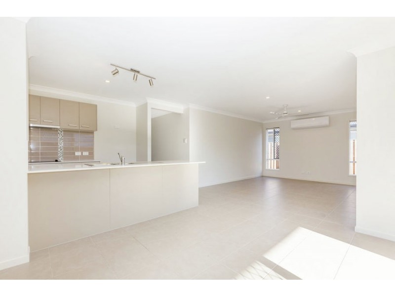 9 Kalgoorlie St, Pimpama QLD 4209