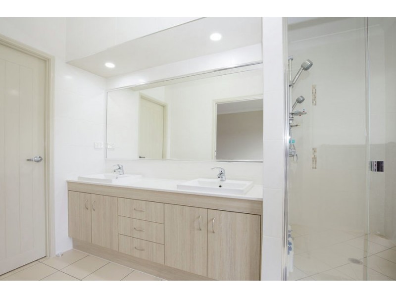 1 Warrabah Close, Pimpama QLD 4209