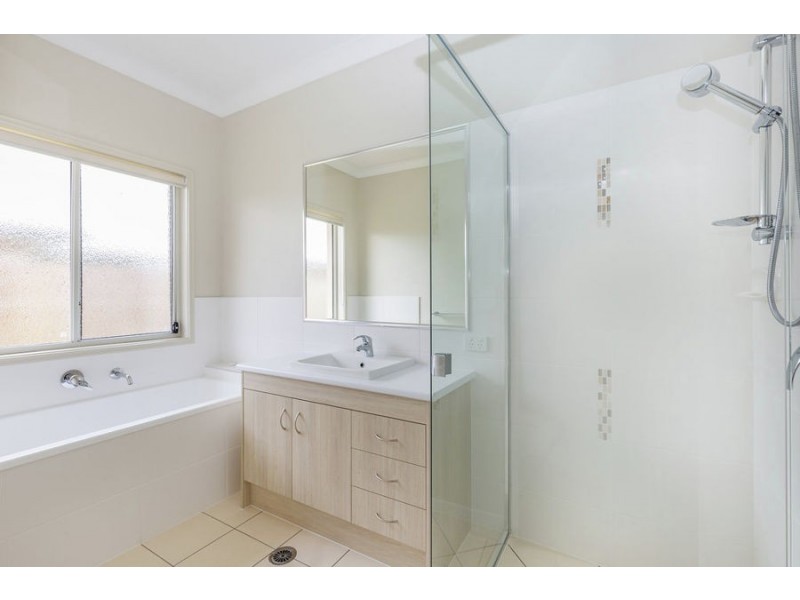 1 Warrabah Close, Pimpama QLD 4209