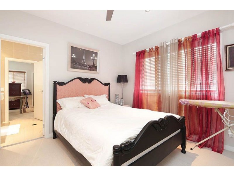 2243 Glengallon Way, Hope Island QLD 4212
