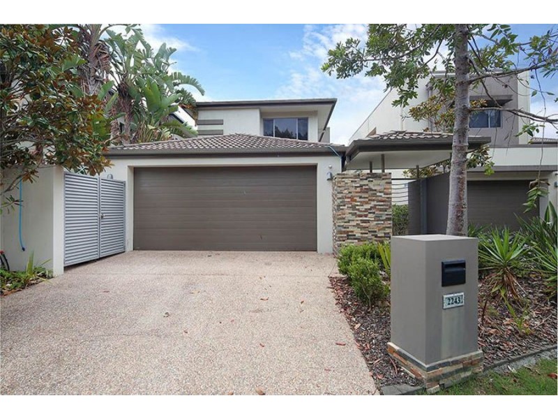 2243 Glengallon Way, Hope Island QLD 4212