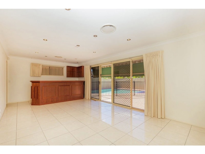 15 Eton Drive, Oxenford QLD 4210