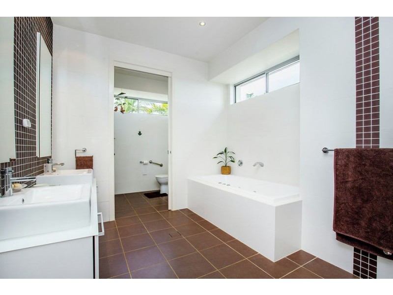 15 Elusive Road, Coomera QLD 4209