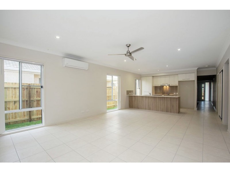 16 Learning St, Coomera QLD 4209