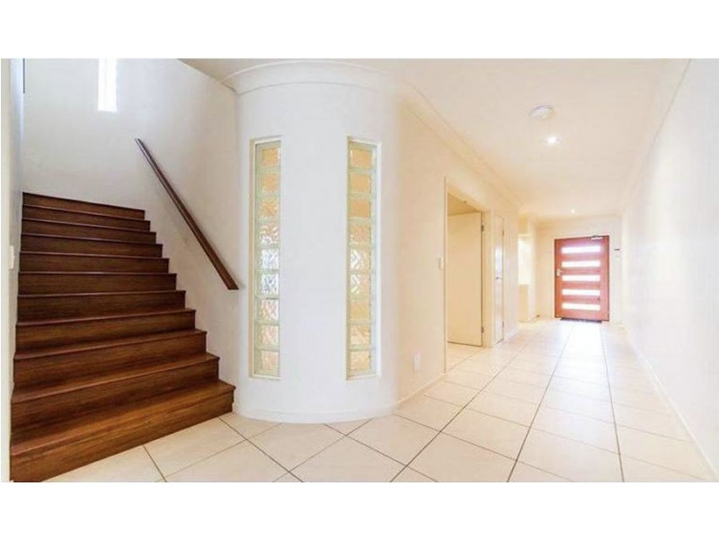 2/11 Mallard Ave, Paradise Point QLD 4216