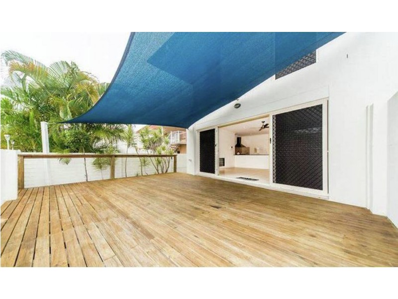 2/11 Mallard Ave, Paradise Point QLD 4216