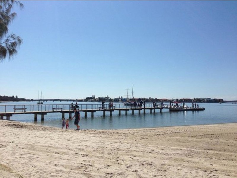 2/11 Mallard Ave, Paradise Point QLD 4216