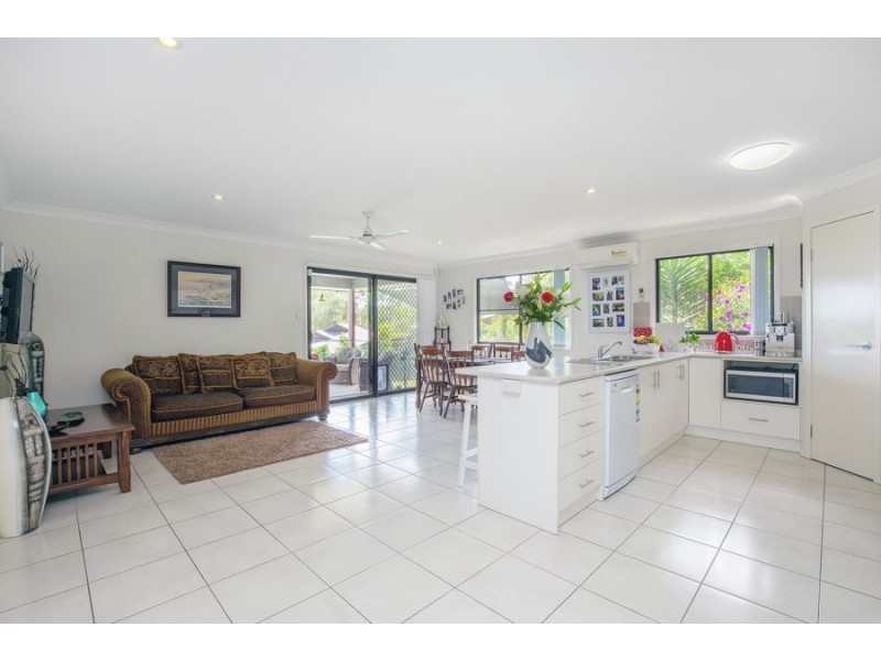 35 Diamantina Cct, Pacific Pines QLD 4211