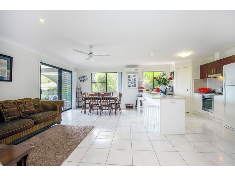 35 Diamantina Cct, Pacific Pines QLD 4211