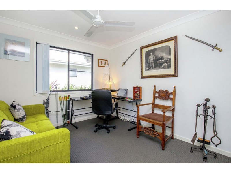 35 Diamantina Cct, Pacific Pines QLD 4211