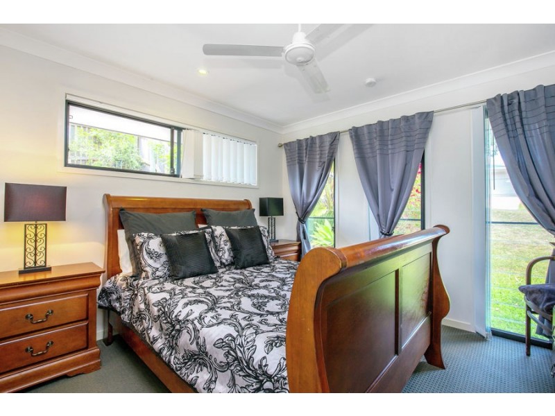 35 Diamantina Cct, Pacific Pines QLD 4211