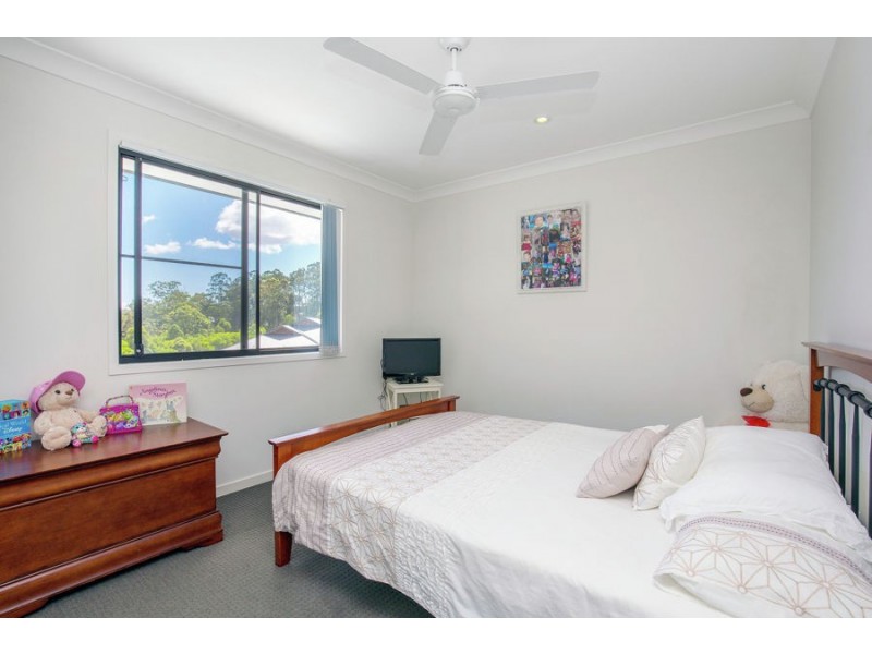 35 Diamantina Cct, Pacific Pines QLD 4211