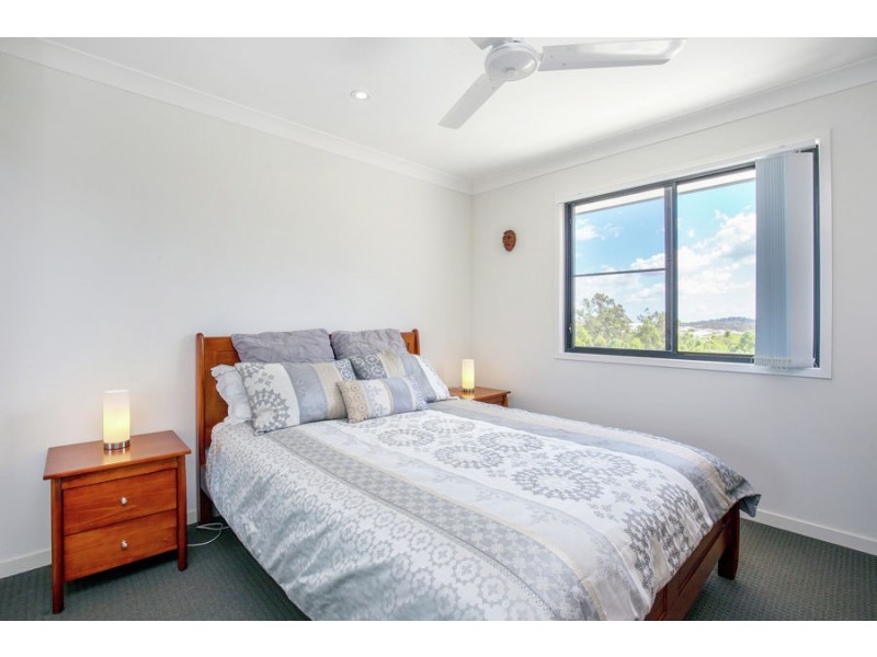 35 Diamantina Cct, Pacific Pines QLD 4211