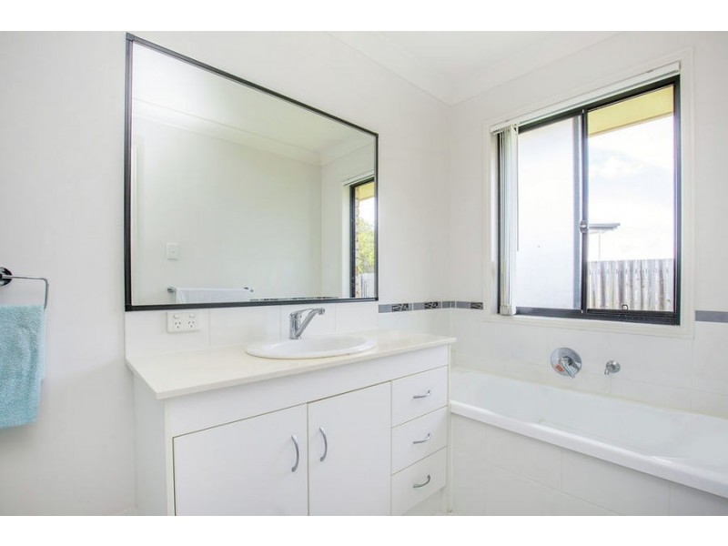 8 Matt Court, Upper Coomera QLD 4209