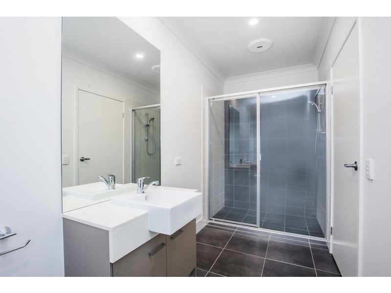 21 King Orchid Circuit, Coomera QLD 4209