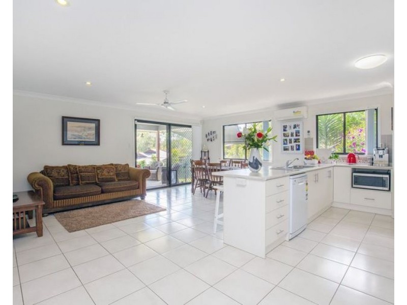35 Diamantina Circuit, Pacific Pines QLD 4211