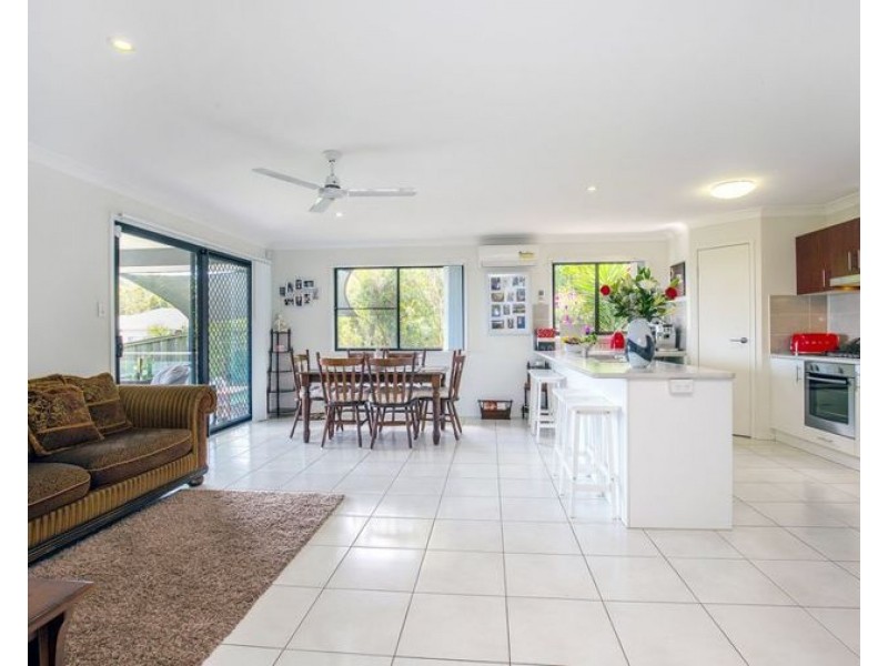 35 Diamantina Circuit, Pacific Pines QLD 4211