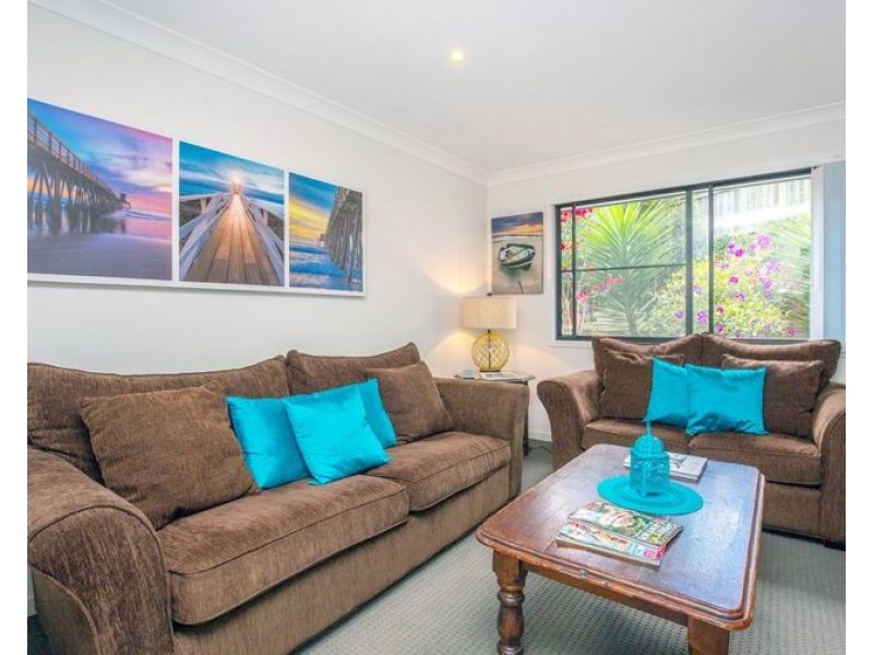 35 Diamantina Circuit, Pacific Pines QLD 4211