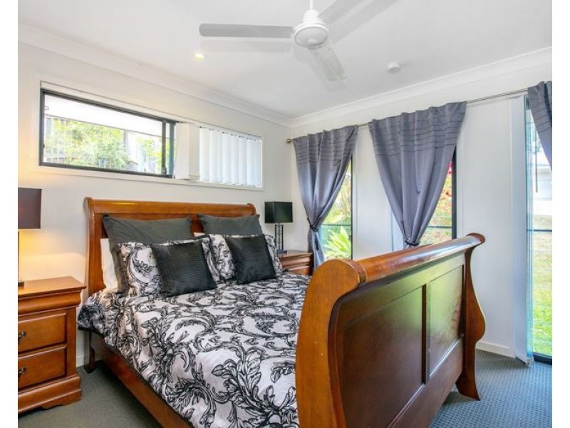 35 Diamantina Circuit, Pacific Pines QLD 4211