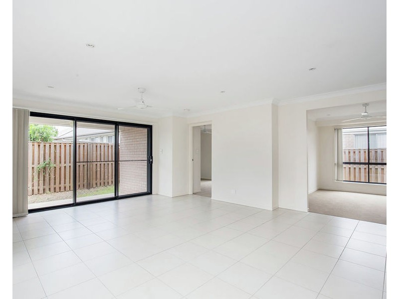 18 Cypress Circuit, Coomera QLD 4209