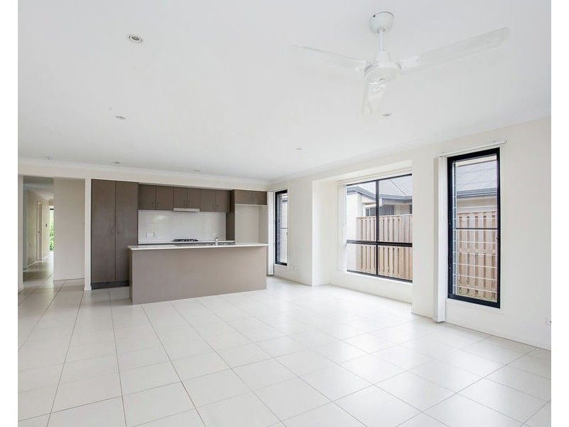 18 Cypress Circuit, Coomera QLD 4209