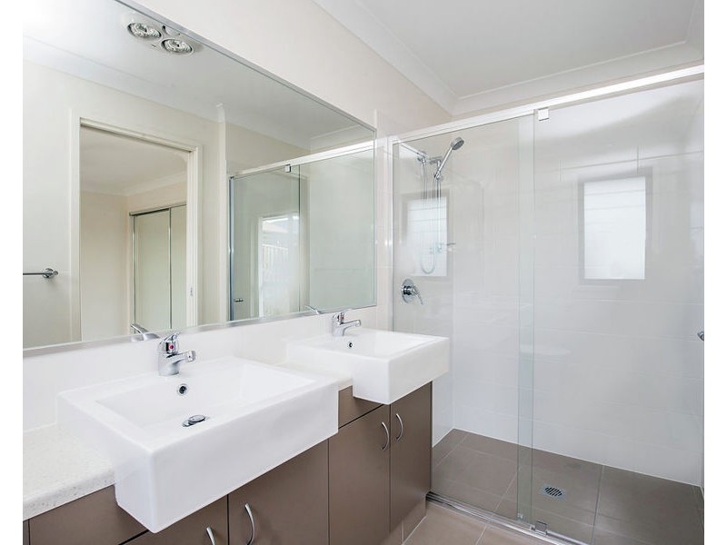18 Cypress Circuit, Coomera QLD 4209