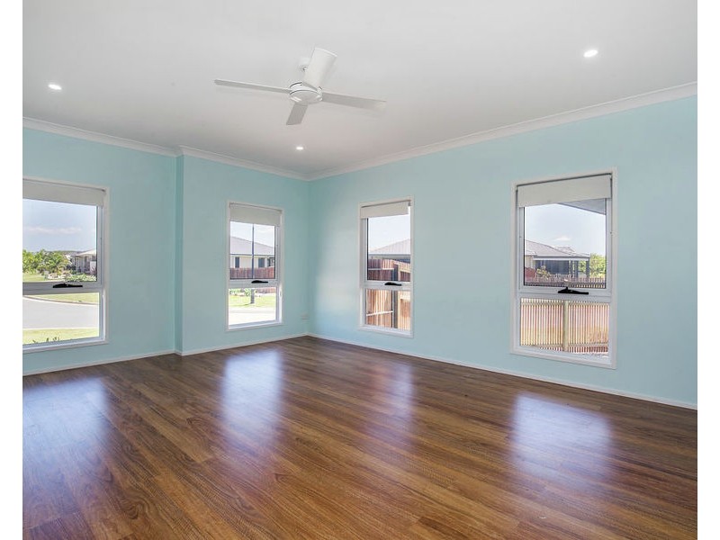 81 Ningaloo Drive, Pimpama QLD 4209