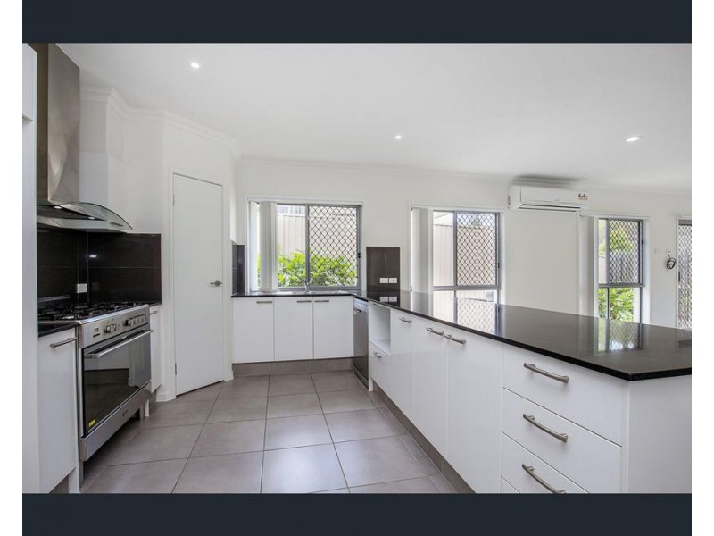 6 Stratus Lane, Coomera QLD 4209