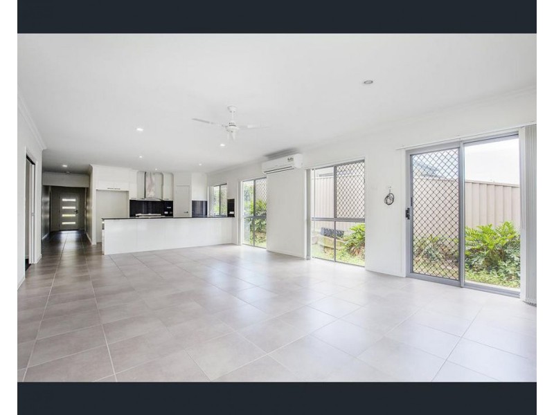6 Stratus Lane, Coomera QLD 4209