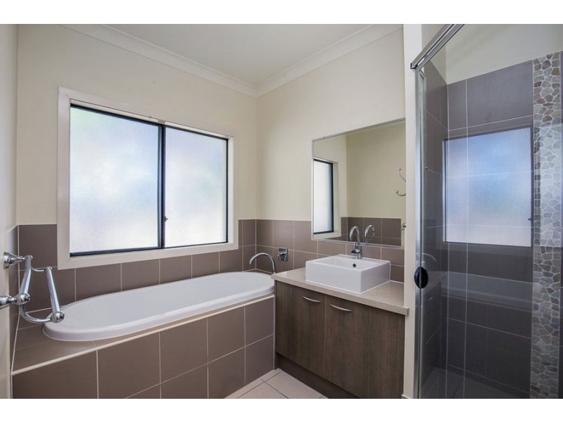 13 Picnic Creek Drive, Coomera QLD 4209