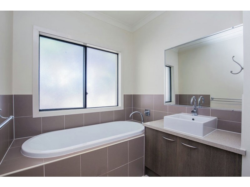 13 Picnic Creek Drive, Coomera QLD 4209