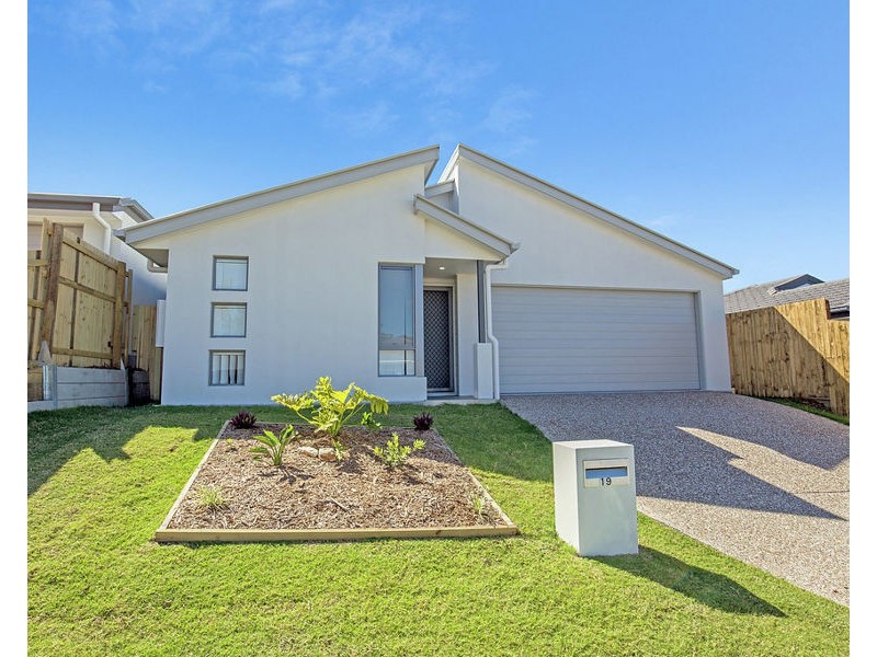 19 Yale St, Pimpama QLD 4209