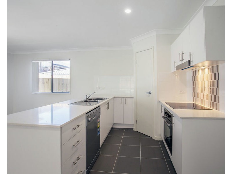 19 Yale St, Pimpama QLD 4209