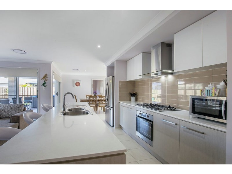 17 Saltwater Street, Pimpama QLD 4209