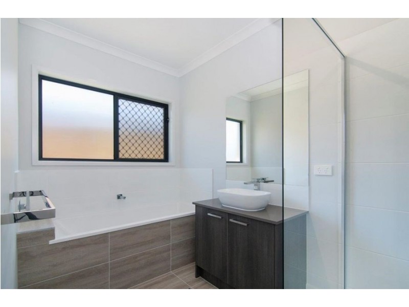 16A Looby Crescent, Pimpama QLD 4209