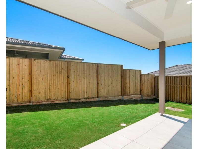 16B Looby Crescent, Pimpama QLD 4209