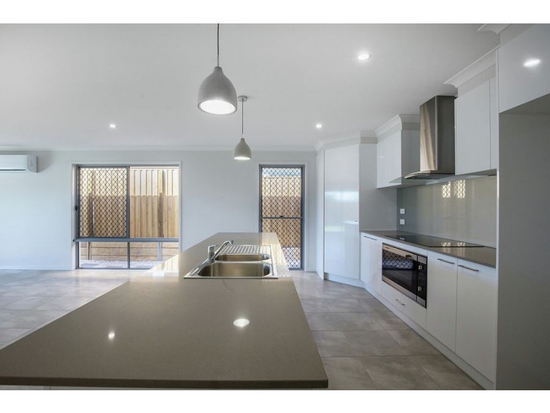 8 Barak Street, Pimpama QLD 4209