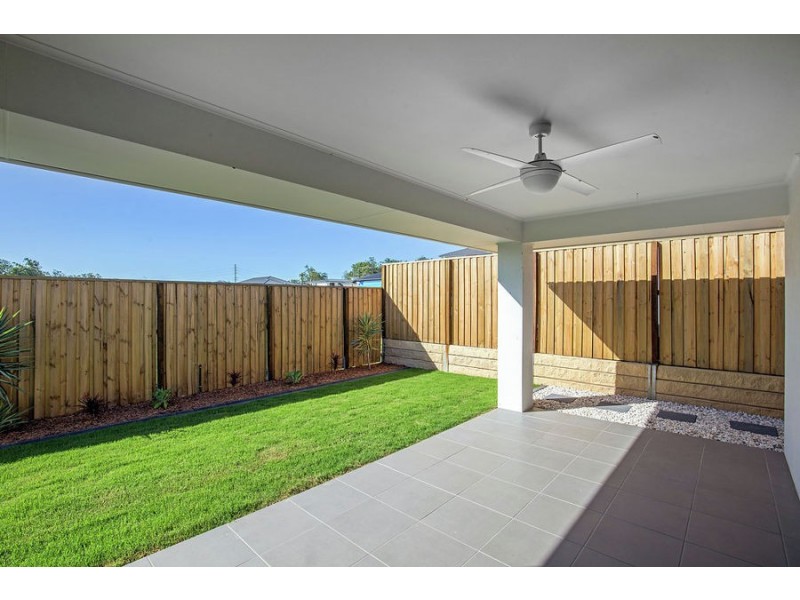 8 Barak Street, Pimpama QLD 4209