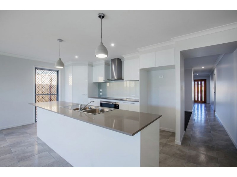 8 Barak Street, Pimpama QLD 4209